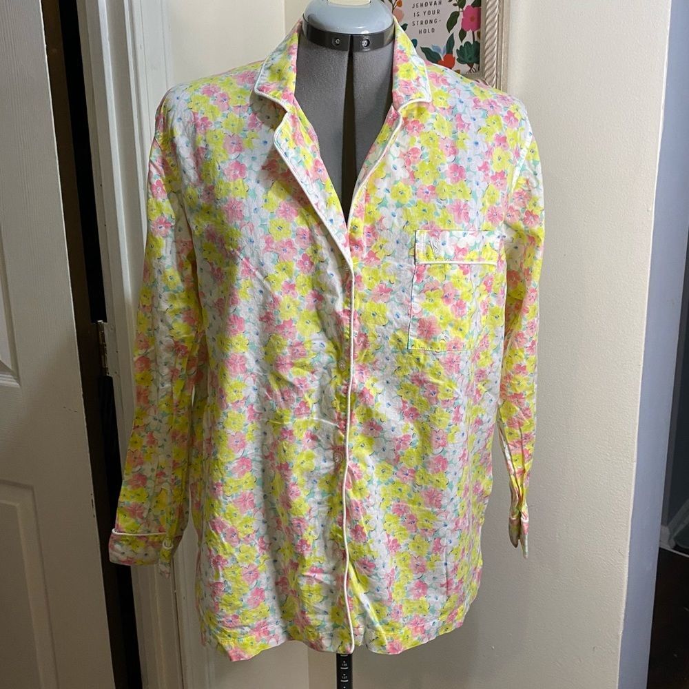 Victoria’s Secret pink floral pajama top M